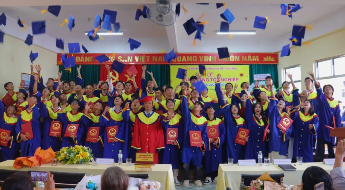KỶ NIỆM 25 NĂM THÀNH LẬP TRƯỜNG CAO ĐẲNG ĐẠI VIỆT