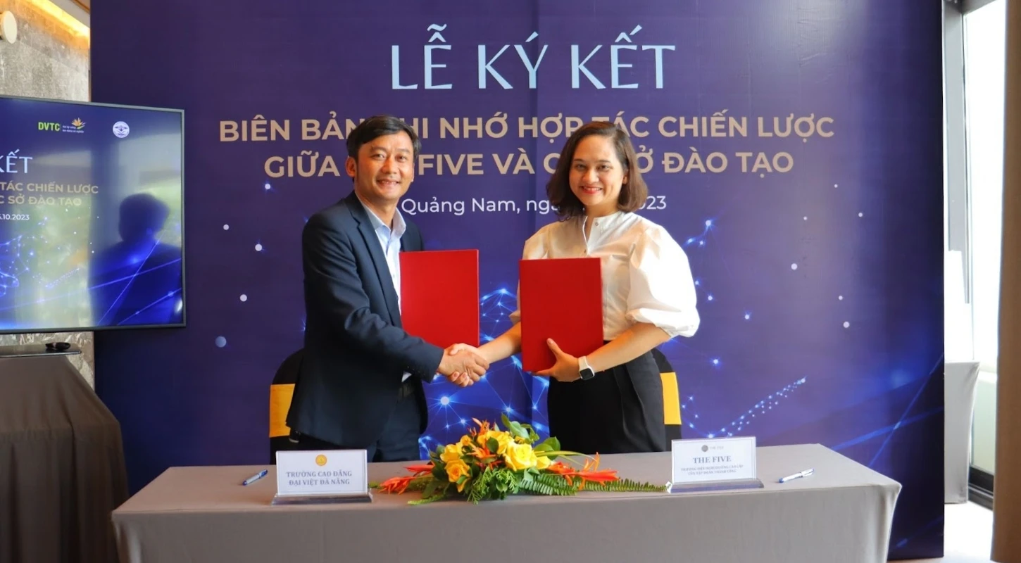 Lễ Ký Kết Hợp Tác Giữa The Five Và Trường Cao Đẳng Đại Việt Đà Nẵng | Trường Cao Đẳng Đại Việt Đà Nẵng