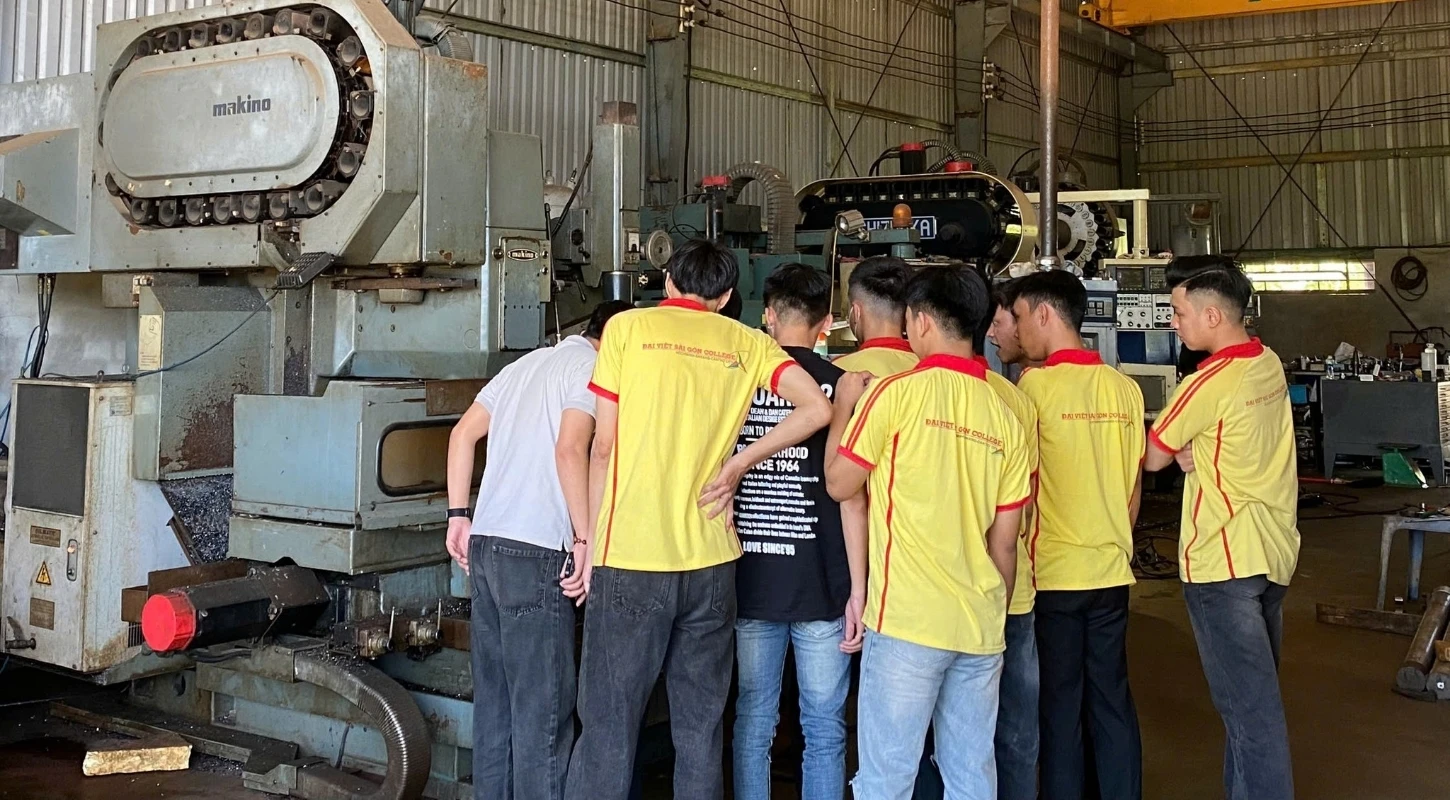 LỢI ÍCH CỦA KỸ NĂNG LÀM VIỆC TINH THẦN ĐỒNG ĐỘI, LÀM VIỆC NHÓM | Trường Cao Đẳng Đại Việt Đà Nẵng