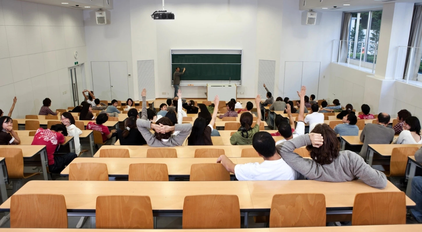 Nghị Định 238/2025/Nđ-Cp Cơ Hội Hỗ Trợ Học Phí Và Chi Phí Học Tập Cho Sinh Viên 2025-2026 | Trường Cao Đẳng Đại Việt Đà Nẵng