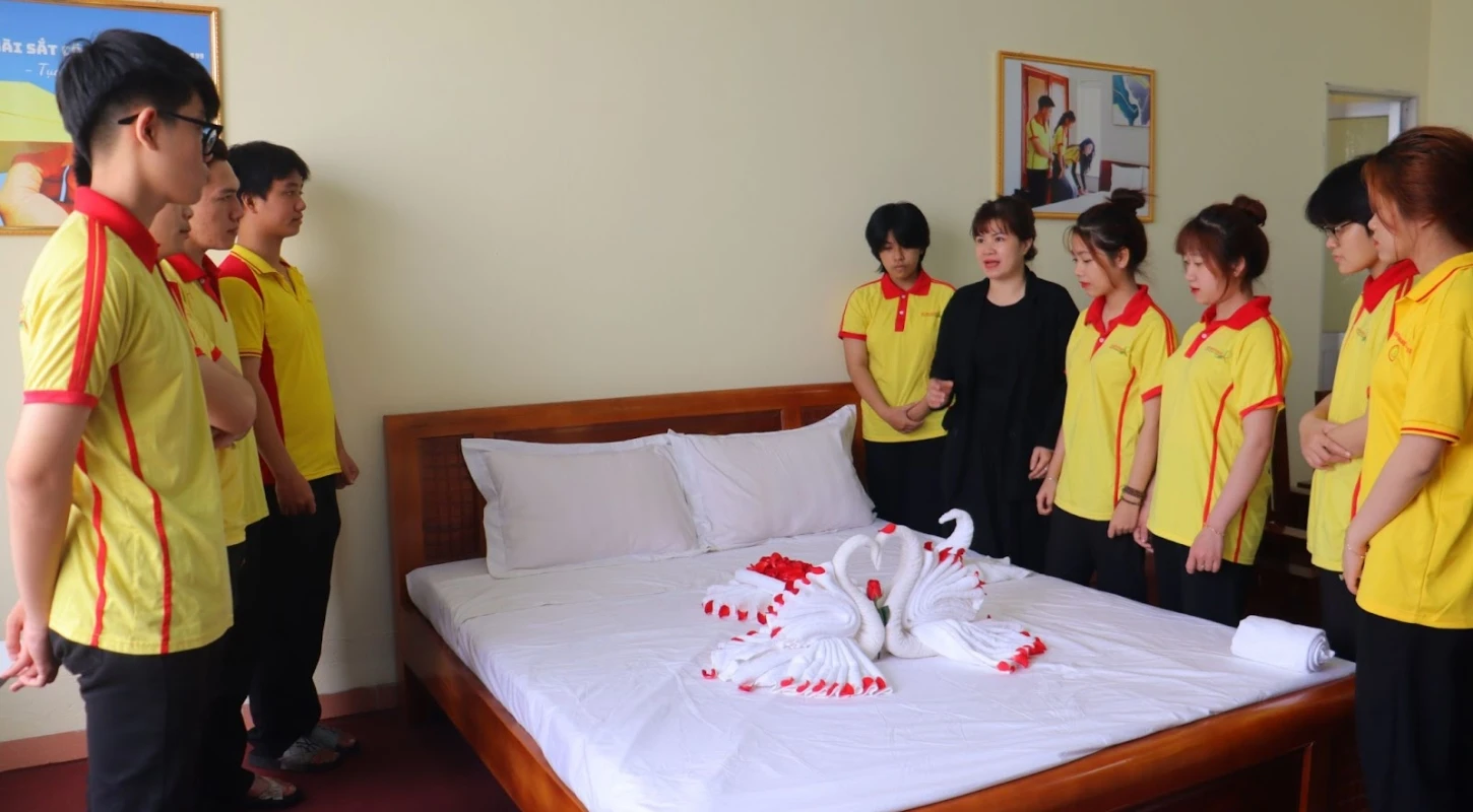 Nghiệp Vụ Buồng Trong Quản Trị Khách Sạn | Trường Cao Đẳng Đại Việt Đà Nẵng