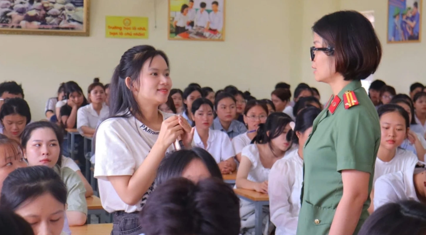 Phòng Ngừa Sự Phát Ngôn Lệch Chuẩn Của Giới Trẻ Trên Mạng Xã Hội | Trường Cao Đẳng Đại Việt Đà Nẵng