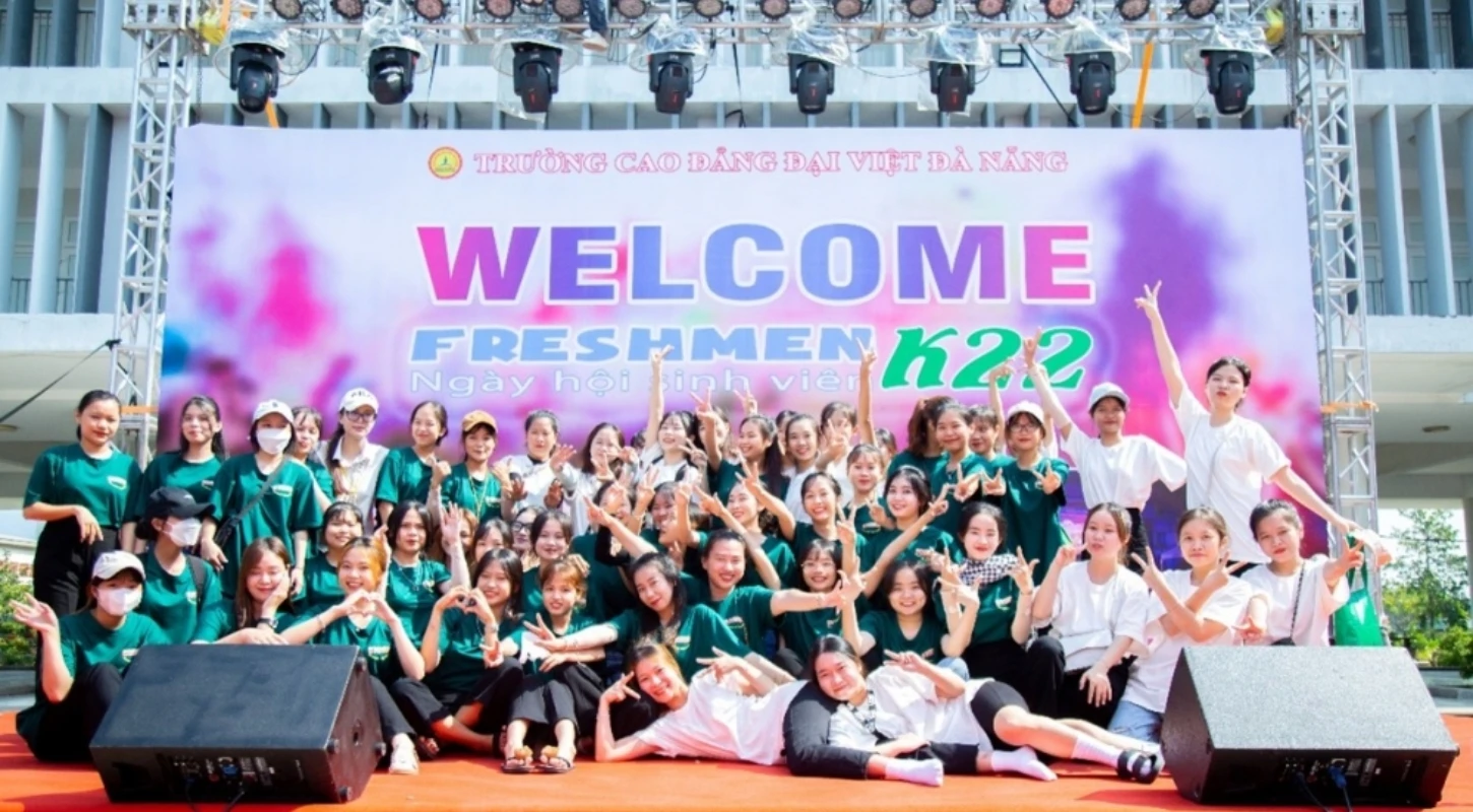 Sinh Viên Đại Việt Đà Nẵng Bùng Nổ Ngày Hội Chào Tân Sinh Viên Freshmen K22 | Trường Cao Đẳng Đại Việt Đà Nẵng