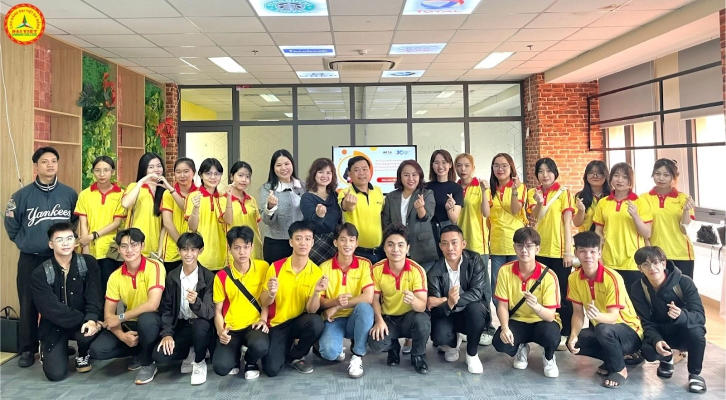Sinh Viên Khoa Kinh Tế Tham Quan Misa Đà Nẵng | Trường Cao Đẳng Đại Việt Đà Nẵng