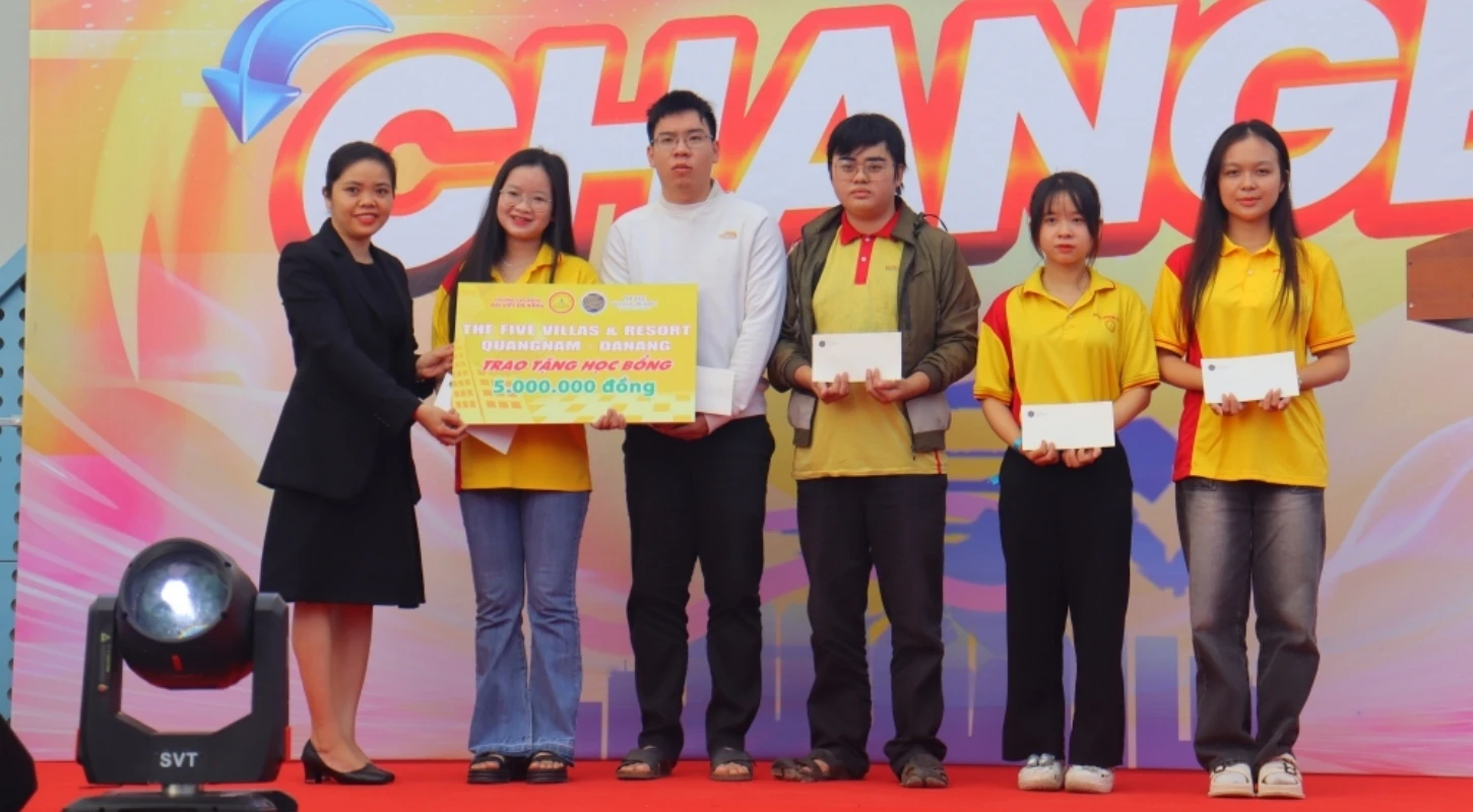 The Five Villas & Resort Quangnam - Danang Trao Học Bổng Cho Sinh Viên Ngành Du Lịch Tại Chương Trình Tân Sinh Viên