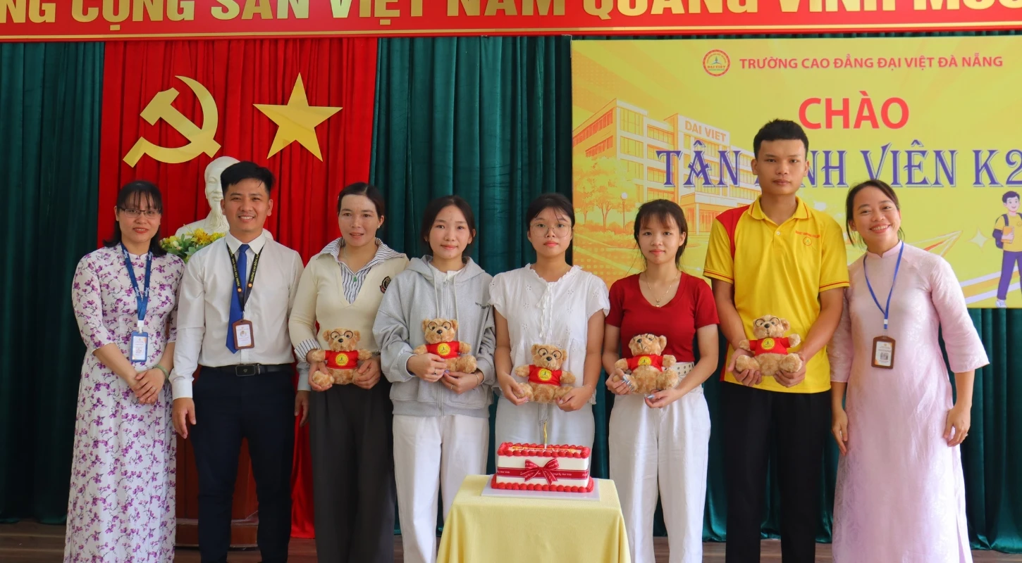 THÍCH NGHI VỚI MÔI TRƯỜNG HỌC TẬP – SẴN SÀNG CHO HÀNH TRÌNH MỚI | Trường Cao Đẳng Đại Việt Đà Nẵng