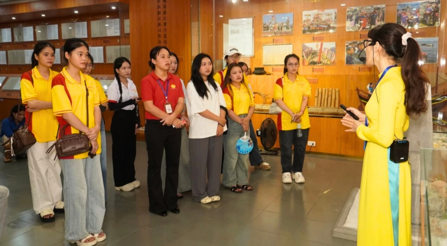 TRẢI NGHIỆM THỰC TẾ – HÀNH TRÌNH BỒI ĐẮP LÒNG YÊU NƯỚC CHO SINH VIÊN ĐẠI VIỆT ĐÀ NẴNG | Trường Cao Đẳng Đại Việt Đà Nẵng