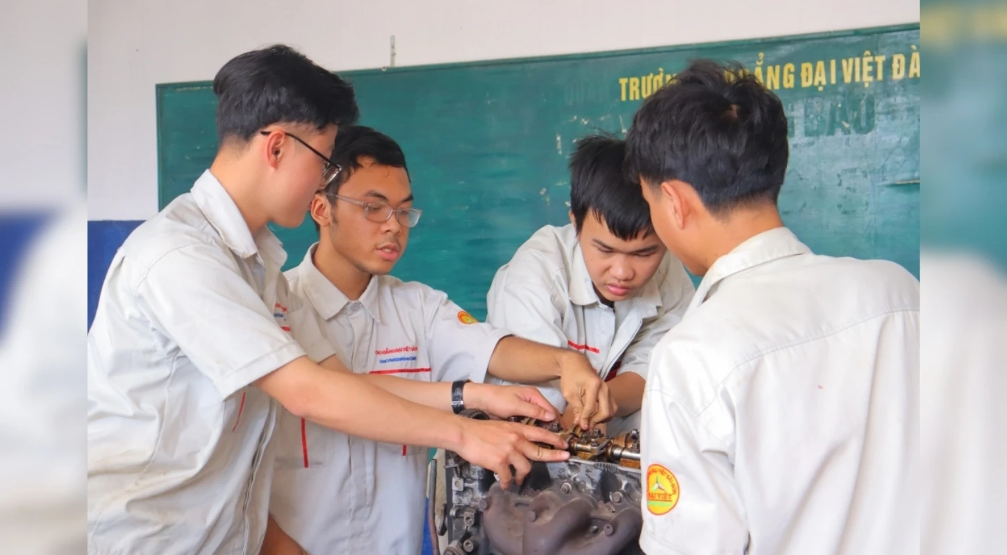 TRUNG HỌC NGHỀ: ĐẨY MẠNH PHÂN LUỒNG NÂNG TẦM GIÁ TRỊ LAO ĐỘNG KỸ THUẬT