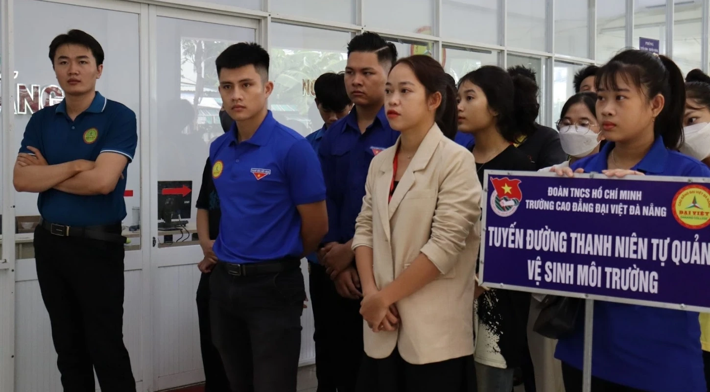 Tuổi Trẻ Đại Việt Đà Nẵng Ra Quân Tuyến Đường Thanh Niên Tự Quản Vệ Sinh Môi Trường 2023 | Trường Cao Đẳng Đại Việt Đà Nẵng