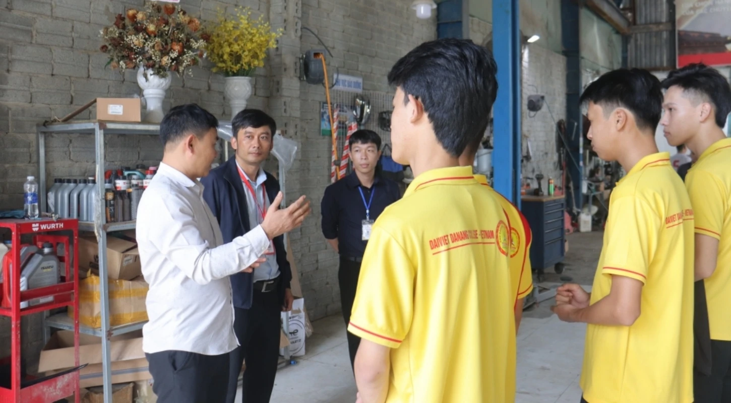 70% THỰC HÀNH LÀ NHƯ THẾ NÀO TẠI CAO ĐẲNG ĐẠI VIỆT?