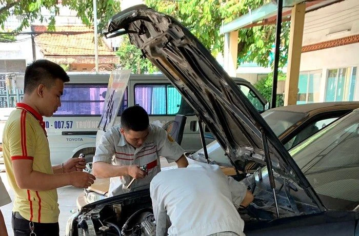 100% Sinh Viên Công Nghệ Ô Tô Có Việc Làm Trường Cao Đẳng Đại Việt Đà Nẵng