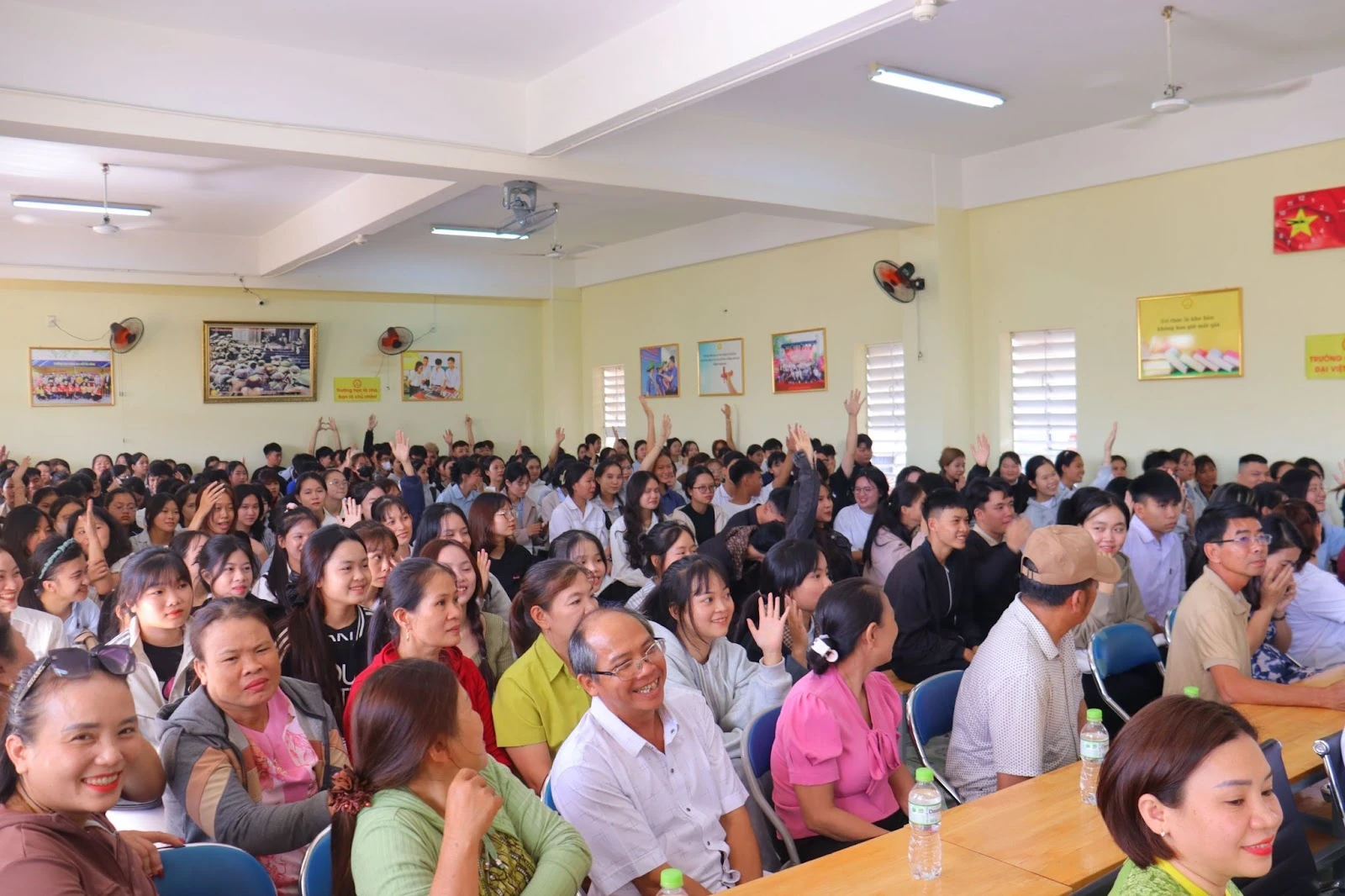 250 thí sinh trúng tuyển đợt 2 năm học 2025–2026 | Trường Cao Đẳng Đại Việt Đà Nẵng