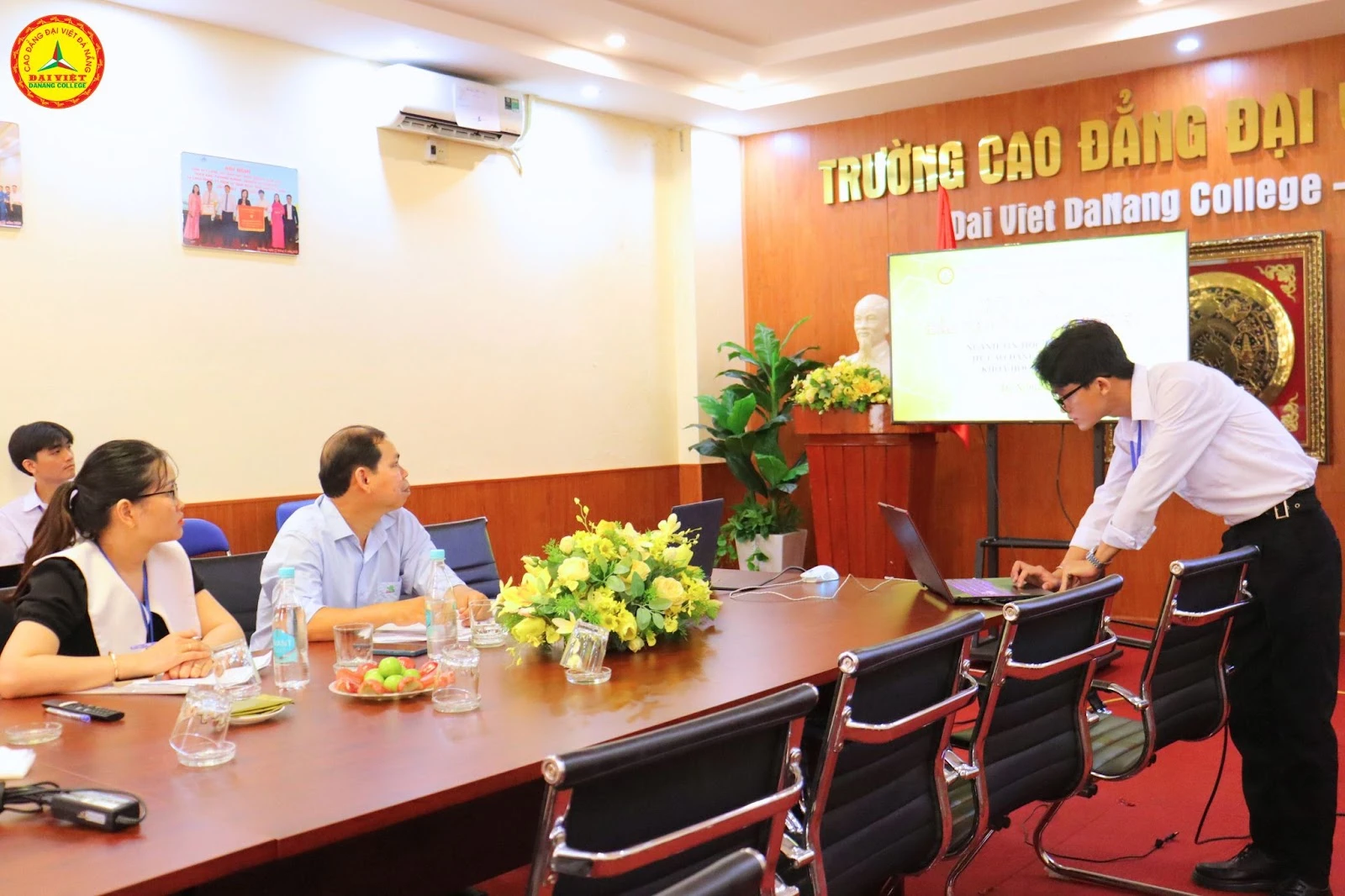 Bảo Vệ Đồ Án Cntt Lớp 21Ci1 Trường Cao Đẳng Đại Việt Đà Nẵng