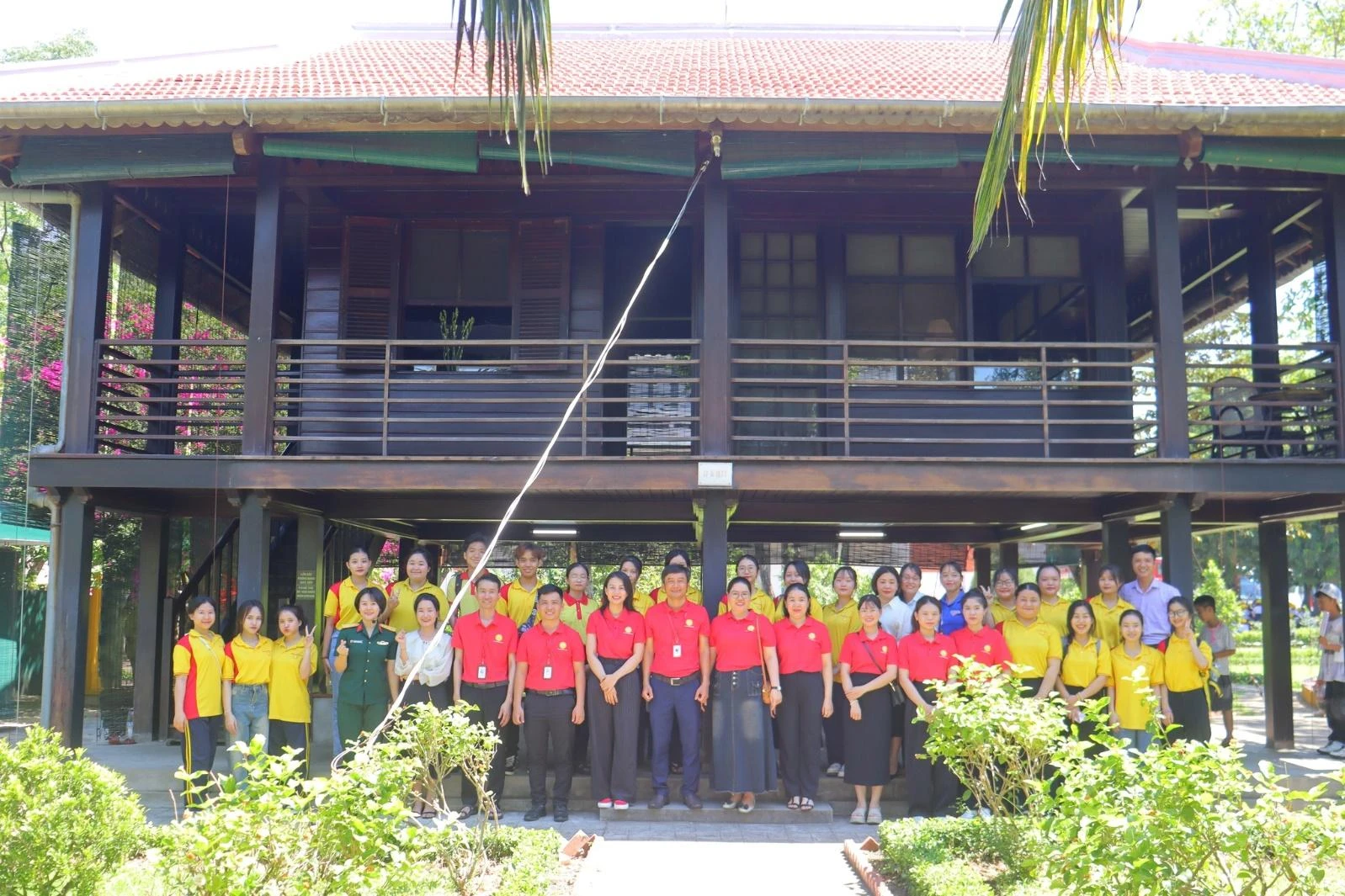 Hoạt động sinh viên Trường Cao đẳng Đại Việt Đà Nẵng kỷ niệm 135 năm Ngày sinh Chủ tịch Hồ Chí Minh