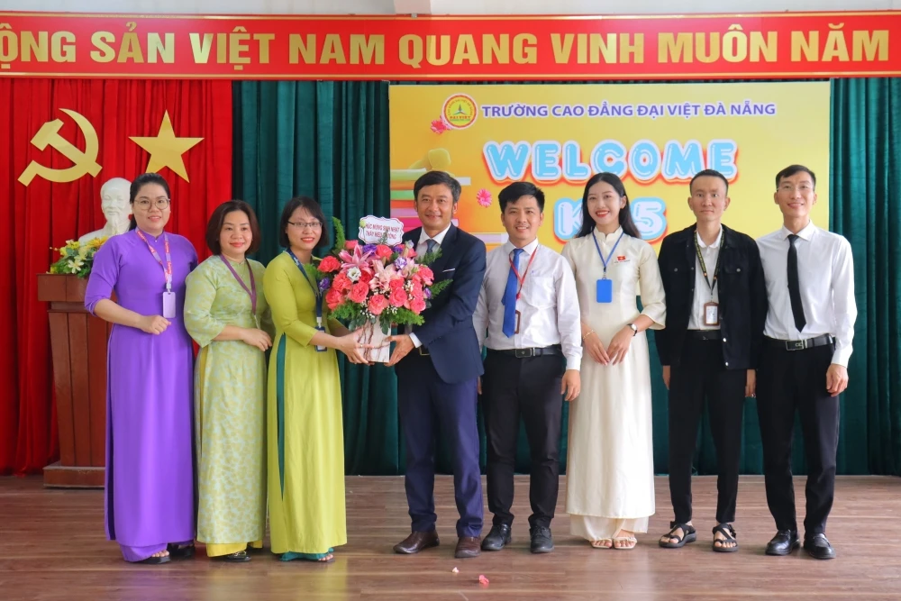 Chào đón 150 Tân Sinh Viên K25 Nhập Học 17/9/2025 | Trường Cao Đẳng Đại Việt Đà Nẵng