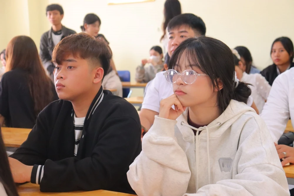 Chào đón 150 Tân Sinh Viên K25 Nhập Học 17/9/2025 | Trường Cao Đẳng Đại Việt Đà Nẵng