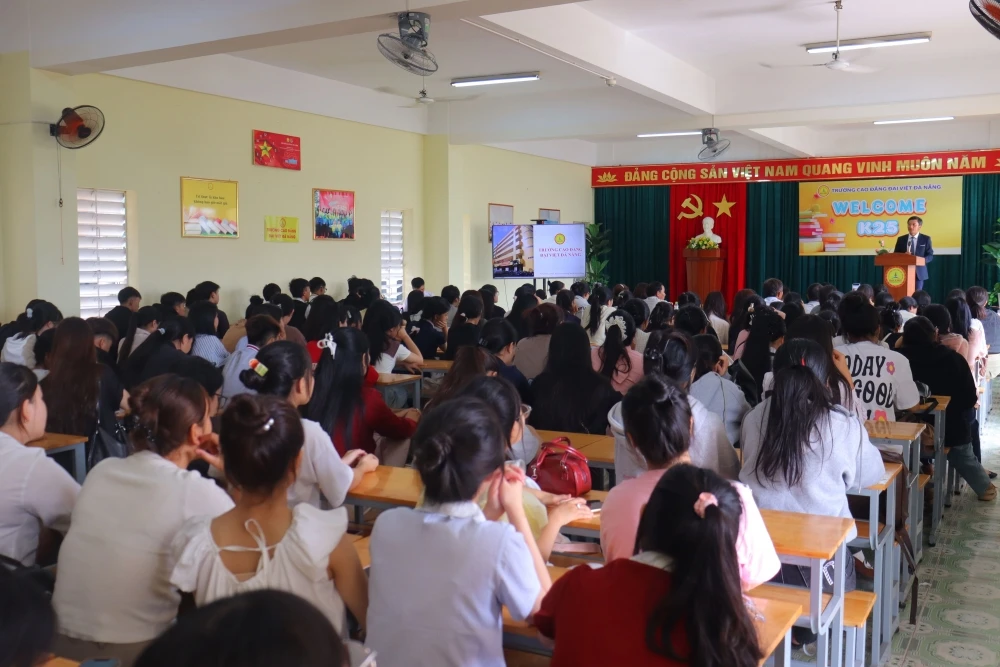 Chào đón 150 Tân Sinh Viên K25 Nhập Học 17/9/2025 | Trường Cao Đẳng Đại Việt Đà Nẵng