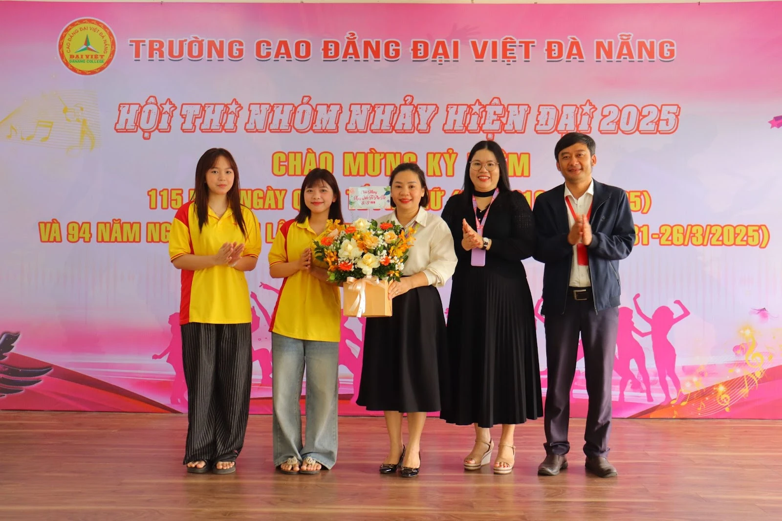Hội thi Nhảy hiện đại – Hoạt động sinh viên Trường Cao Đẳng Đại Việt Đà Nẵng sôi động và ấn tượng