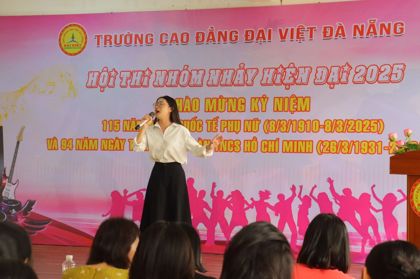Hội thi Nhảy hiện đại – Hoạt động sinh viên Trường Cao Đẳng Đại Việt Đà Nẵng sôi động và ấn tượng