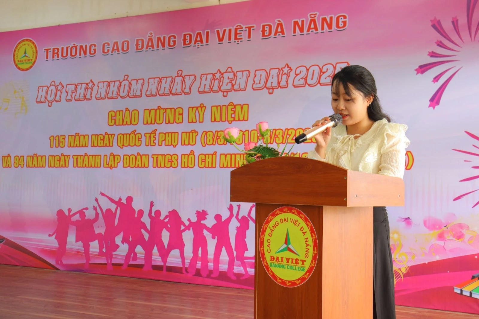 Hội thi Nhảy hiện đại – Hoạt động sinh viên Trường Cao Đẳng Đại Việt Đà Nẵng sôi động và ấn tượng