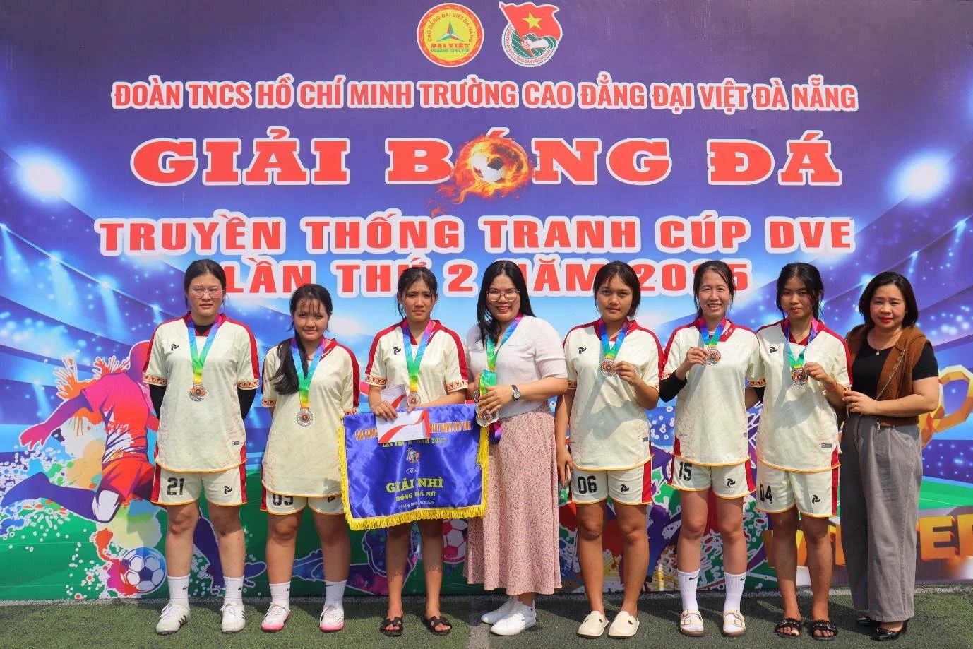 Chung kết Giải Bóng Đá Truyền Thống DVE 2025 – Trường Cao đẳng Đại Việt Đà Nẵng