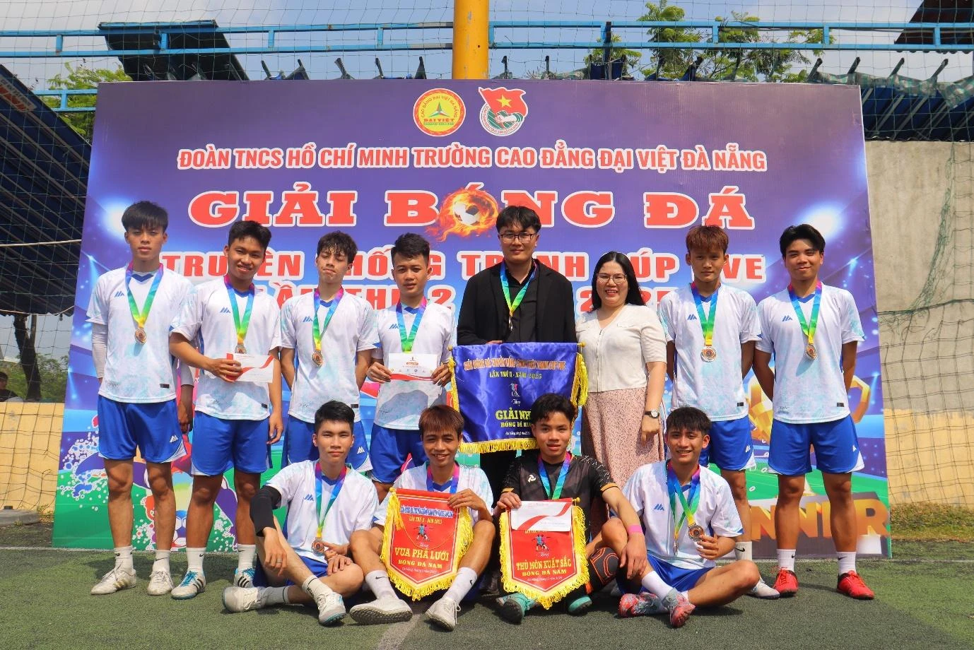 Chung kết Giải Bóng Đá Truyền Thống DVE 2025 – Trường Cao đẳng Đại Việt Đà Nẵng