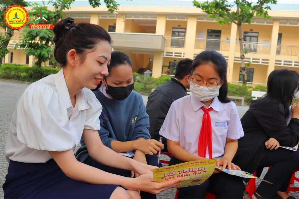 Chương Trình Tư Vấn Hướng Nghiệp Tại Trường Cao Đẳng Đại Việt Đà Nẵng | Trung Tâm Tuyển Sinh Truyền Thông