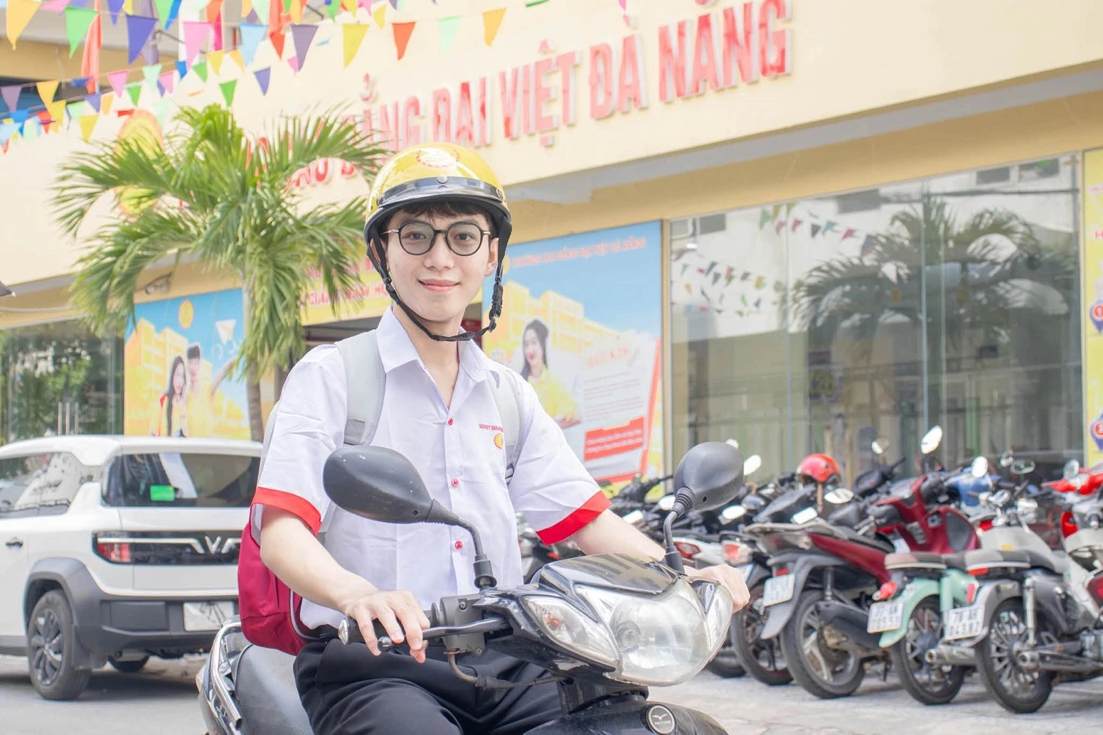 COMBO SIÊU HOT – SINH VIÊN ĐẠI VIỆT ĐÃ ĐỦ CHƯA?