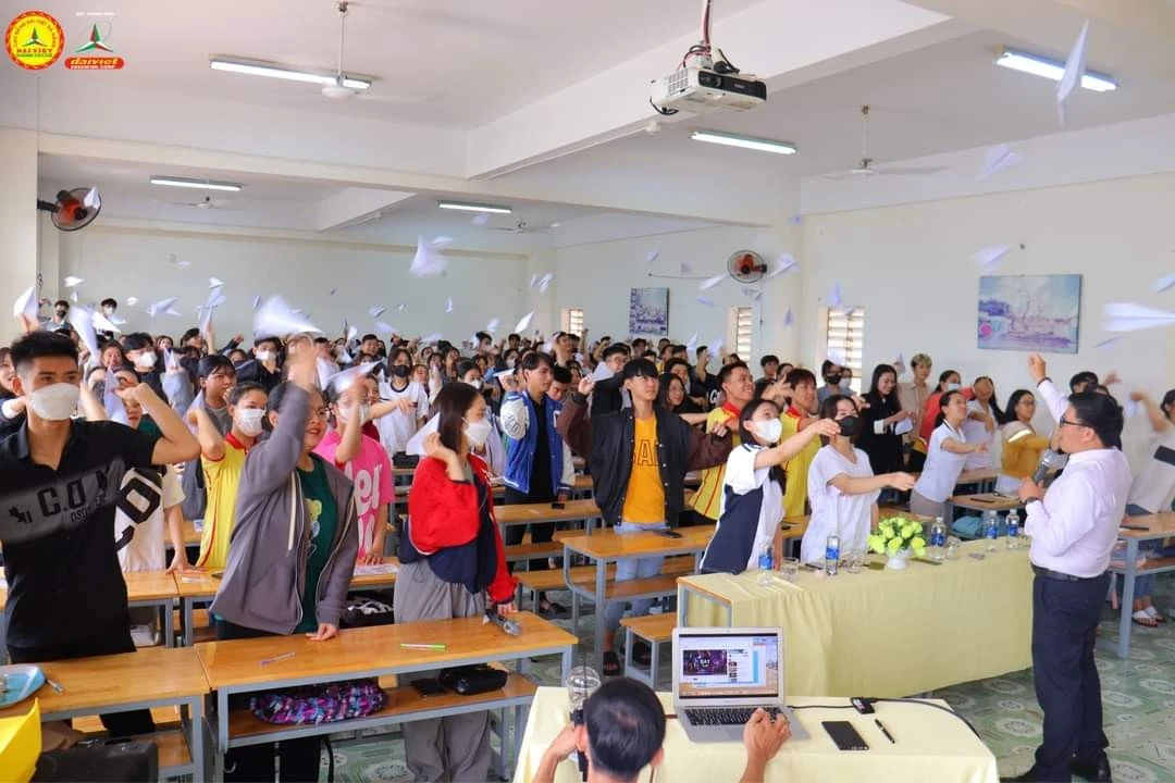 Hoạt Động Đầu Khóa Sinh Viên 2023–2024 | Trường Cao Đẳng Đại Việt Đà Nẵng