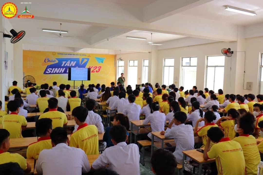 Hoạt Động Đầu Khóa Sinh Viên 2023–2024 | Trường Cao Đẳng Đại Việt Đà Nẵng