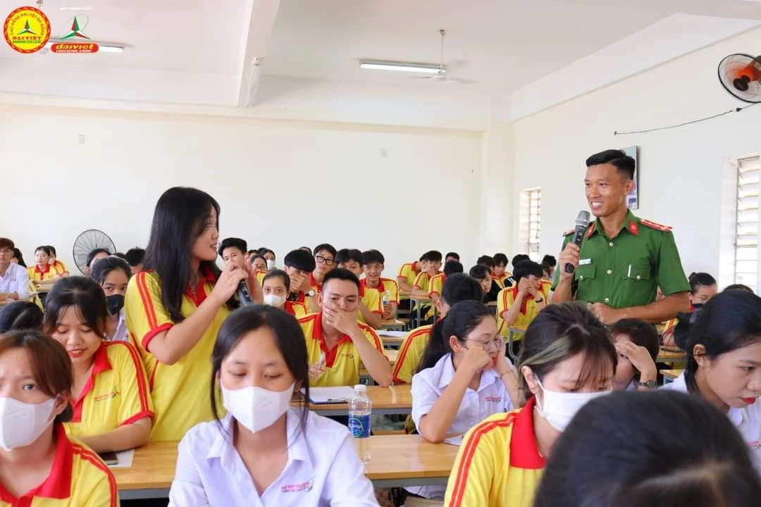 Hoạt Động Đầu Khóa Sinh Viên 2023–2024 | Trường Cao Đẳng Đại Việt Đà Nẵng