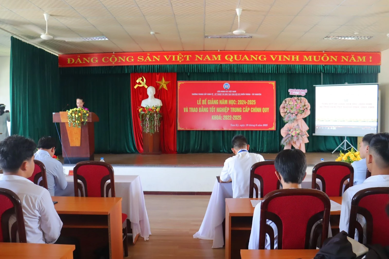 Định Hướng Học Viên Sau Tốt Nghiệp Trung Cấp | Trường Cao Đẳng Đại Việt Đà Nẵng