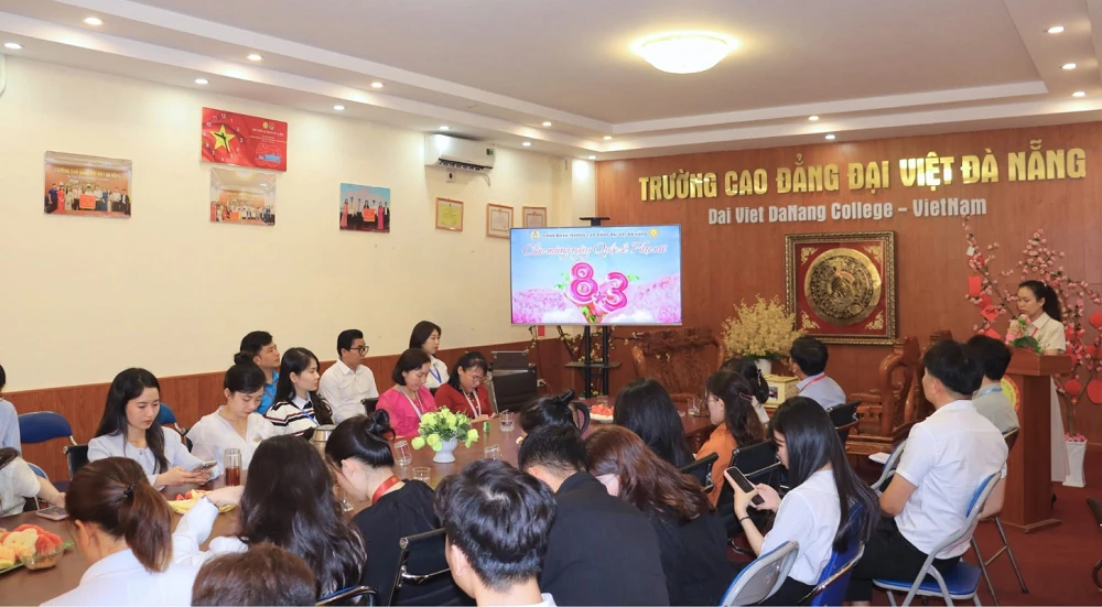 ĐOÀN THANH NIÊN PHỐI HỢP CÔNG ĐOÀN TỔ CHỨC HOẠT ĐỘNG CHÚC MỪNG NGÀY QUỐC TẾ PHỤ NỮ 8/3