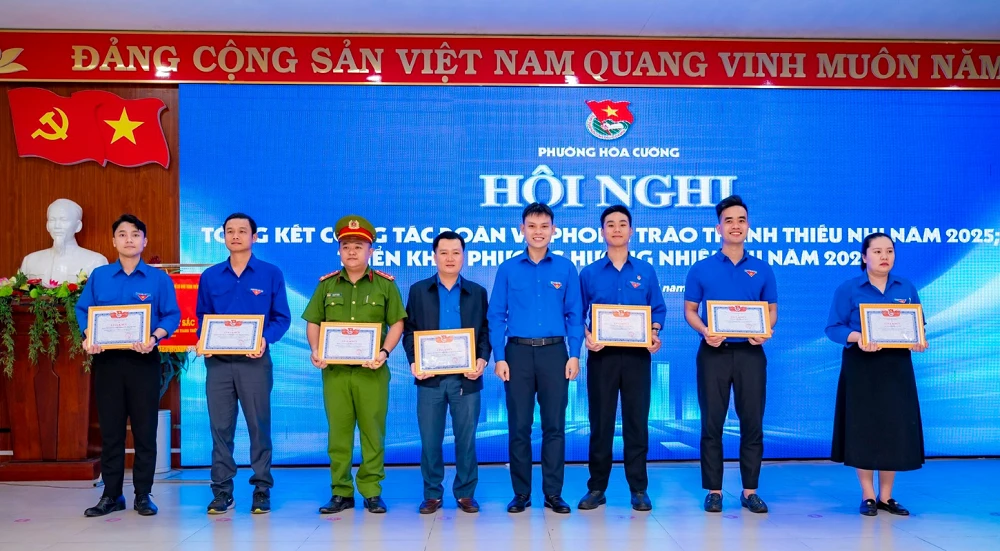 ĐOÀN THANH NIÊN VINH DỰ ĐƯỢC TUYÊN DƯƠNG TRONG CÔNG TÁC ĐOÀN