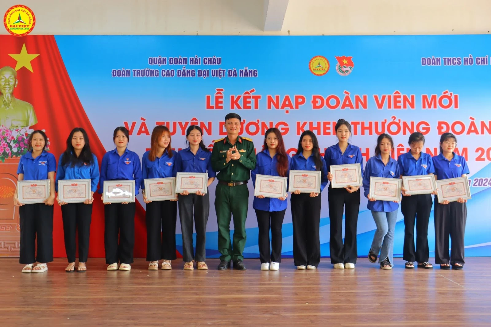 Lễ Kết Nạp 123 Đoàn Viên Mới – Hoạt Động Sinh Viên Trường Cao Đẳng Đại Việt Đà Nẵng