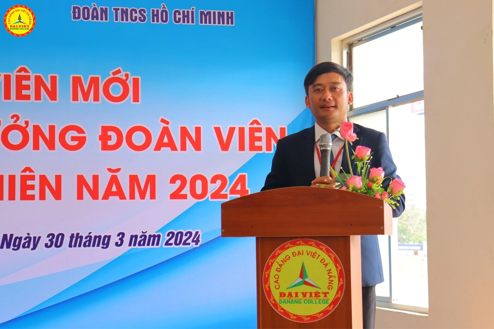 Lễ Kết Nạp 123 Đoàn Viên Mới – Hoạt Động Sinh Viên Trường Cao Đẳng Đại Việt Đà Nẵng