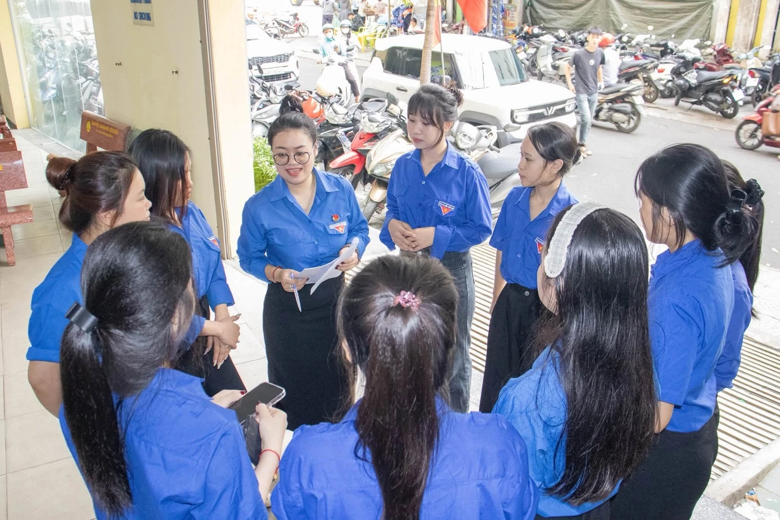 ĐỘI HÌNH THANH NIÊN XUNG KÍCH SẴN SÀNG RA QUÂN