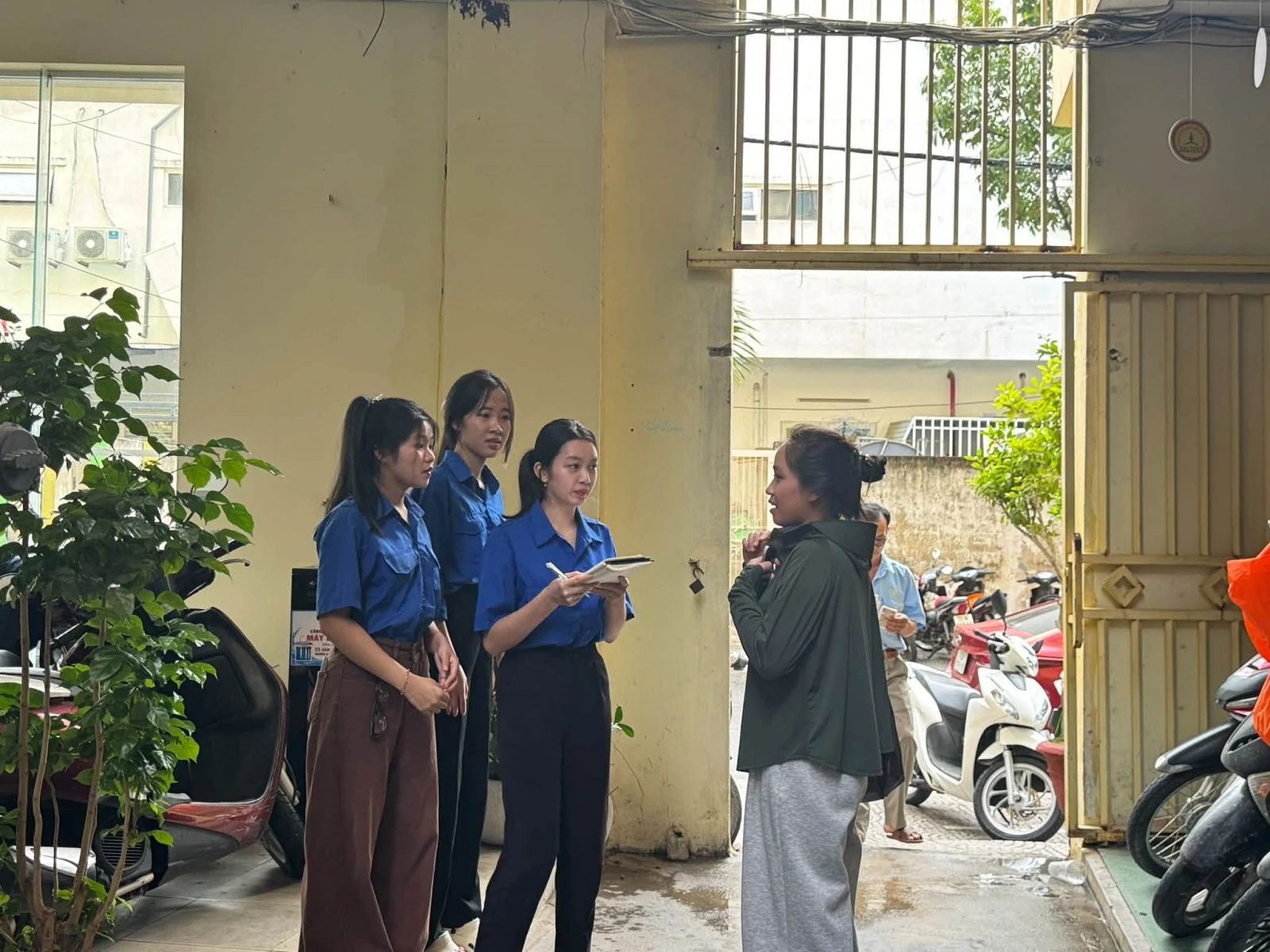 ĐỘI HÌNH THANH NIÊN XUNG KÍCH SẴN SÀNG RA QUÂN