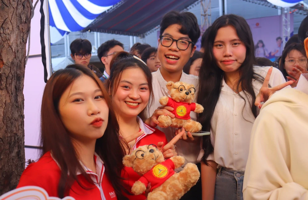 Gần 2000 học sinh Đà Nẵng tham gia tư vấn hướng nghiệp 