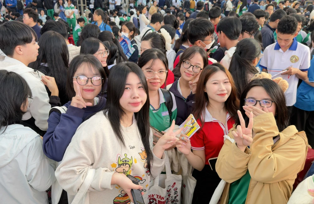 Gần 2000 học sinh Đà Nẵng tham gia tư vấn hướng nghiệp