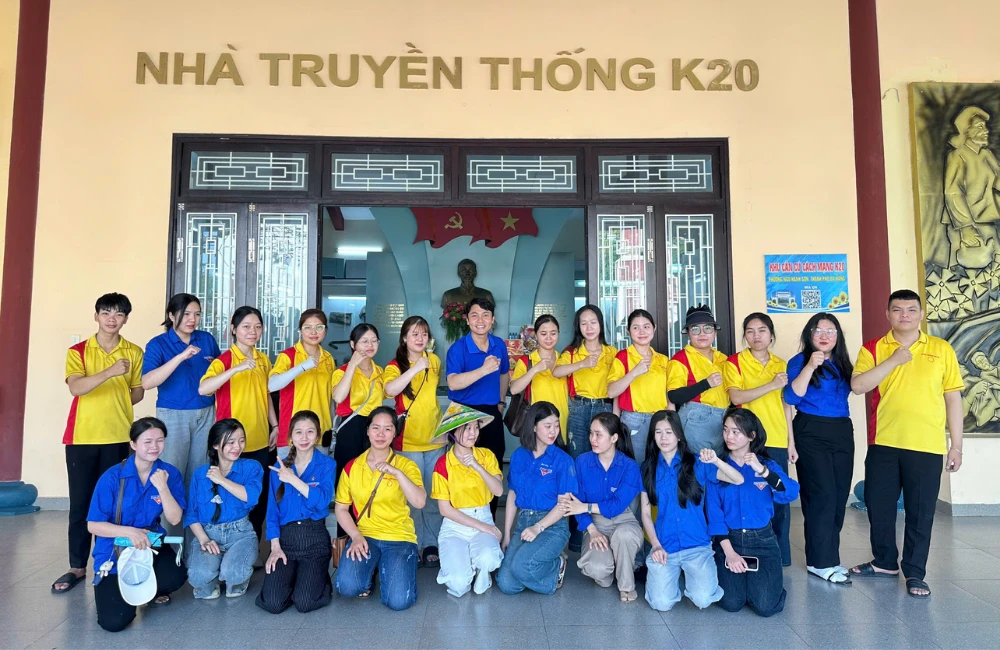 HÀNH TRÌNH VỀ ĐỊA CHỈ ĐỎ K20 CHẠM LỊCH SỬ, THẮP LỬA TỰ HÀO