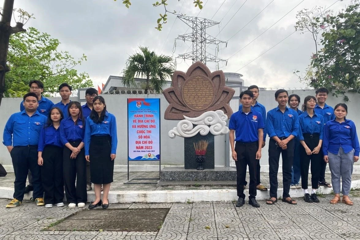 Hành Trình Về Nguồn 2023 – Tuổi Trẻ Trường Cao Đẳng Đại Việt Đà Nẵng Tri Ân Các Anh Hùng Liệt Sĩ