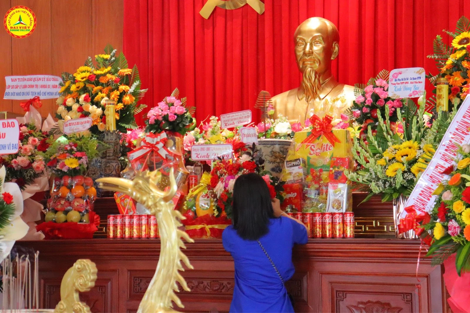 Hoạt động sinh viên Trường Cao Đẳng Đại Việt Đà Nẵng: Hành trình về nguồn tưởng nhớ 134 năm ngày sinh Chủ tịch Hồ Chí Minh