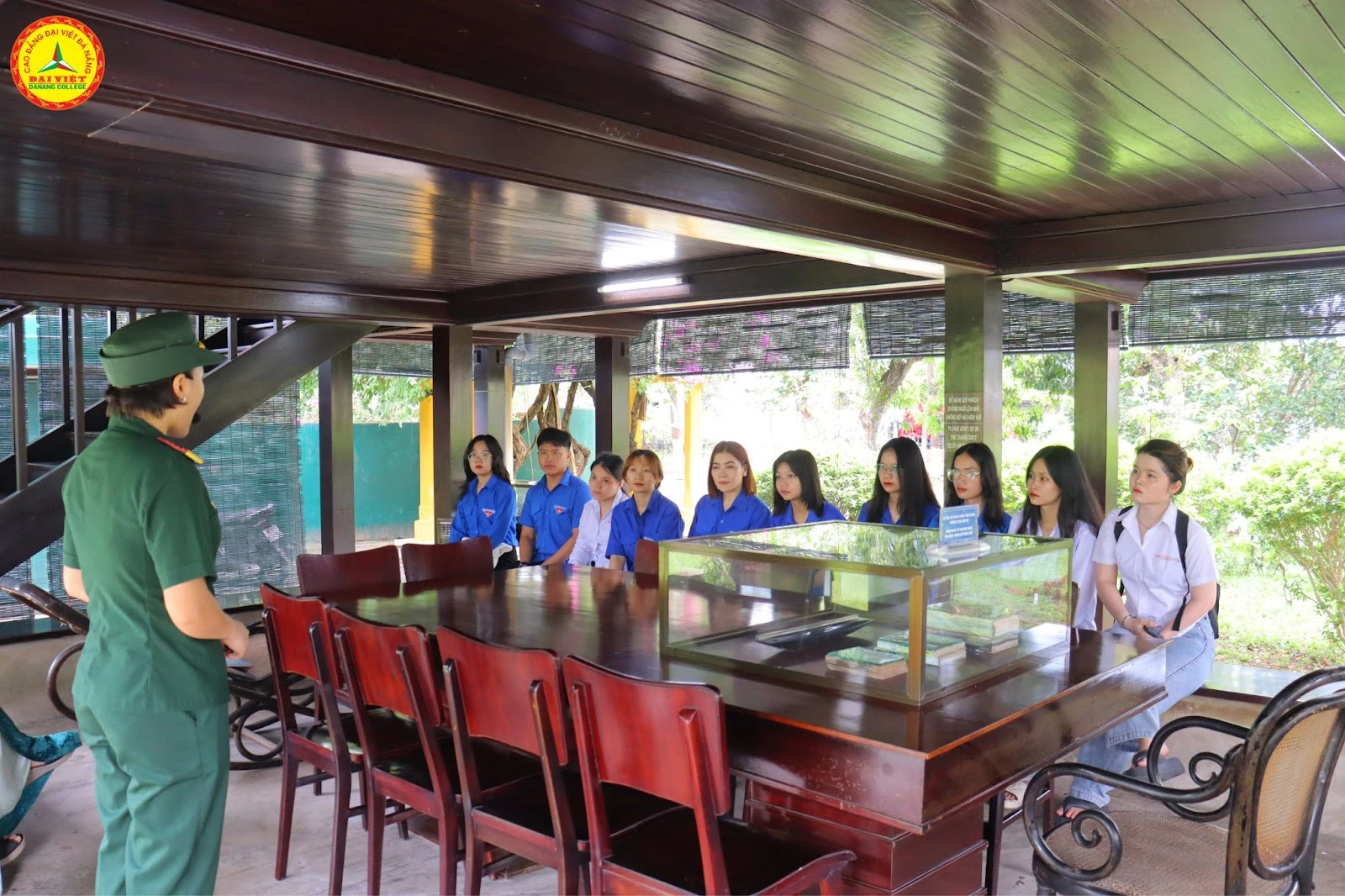 Hoạt động sinh viên Trường Cao Đẳng Đại Việt Đà Nẵng: Hành trình về nguồn tưởng nhớ 134 năm ngày sinh Chủ tịch Hồ Chí Minh