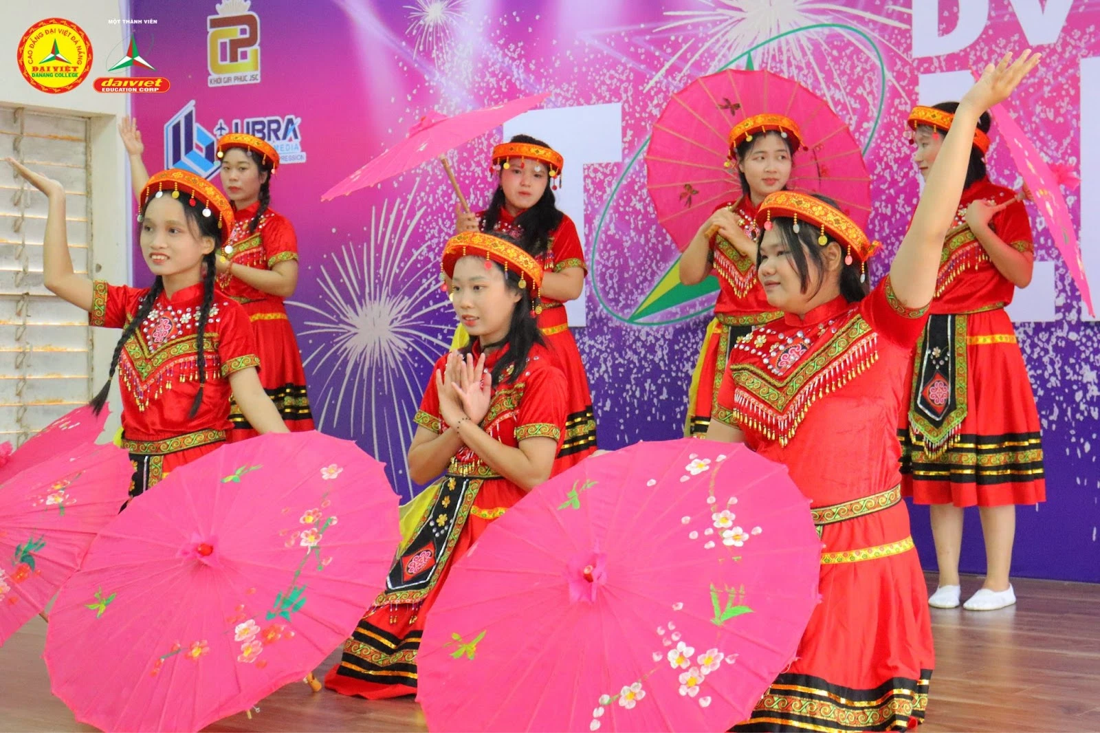 Hoạt Động Nghệ Thuật Sinh Viên Trường Cao Đẳng Đại Việt Đà Nẵng | Trung Tâm Tuyển Sinh Truyền Thông