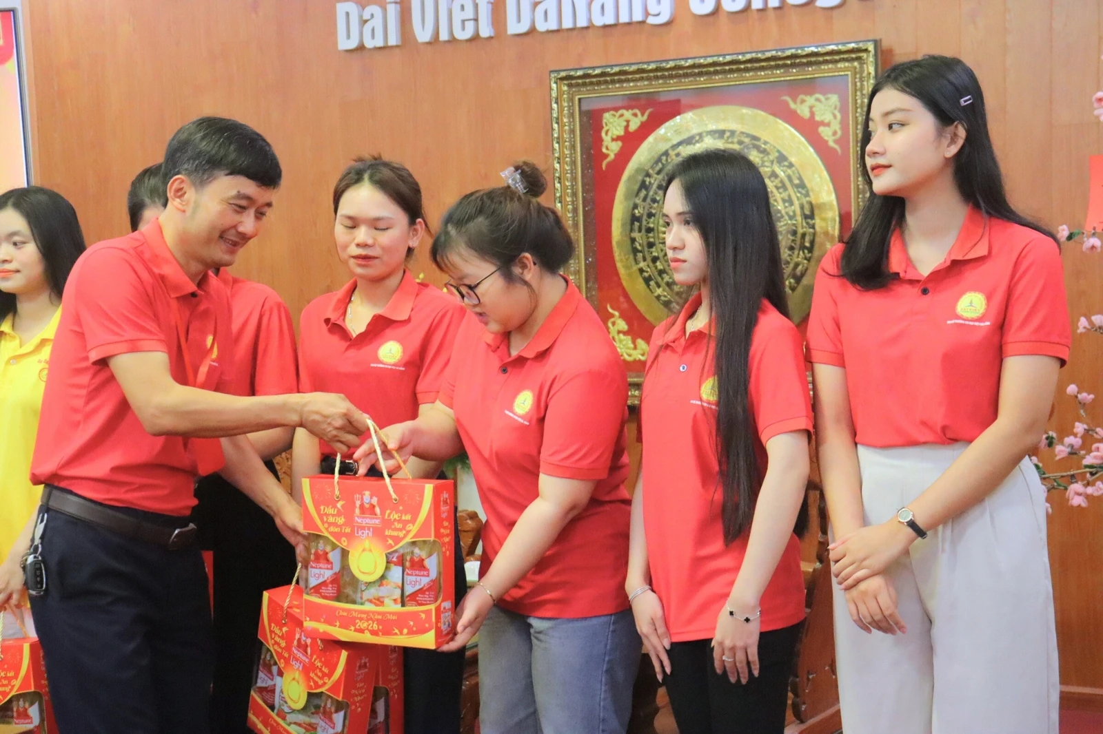 HỘI NGHỊ TỔNG KẾT CÔNG TÁC ĐẢNG NĂM 2025 VÀ TRIỂN KHAI PHƯƠNG HƯỚNG, NHIỆM VỤ NĂM 2026