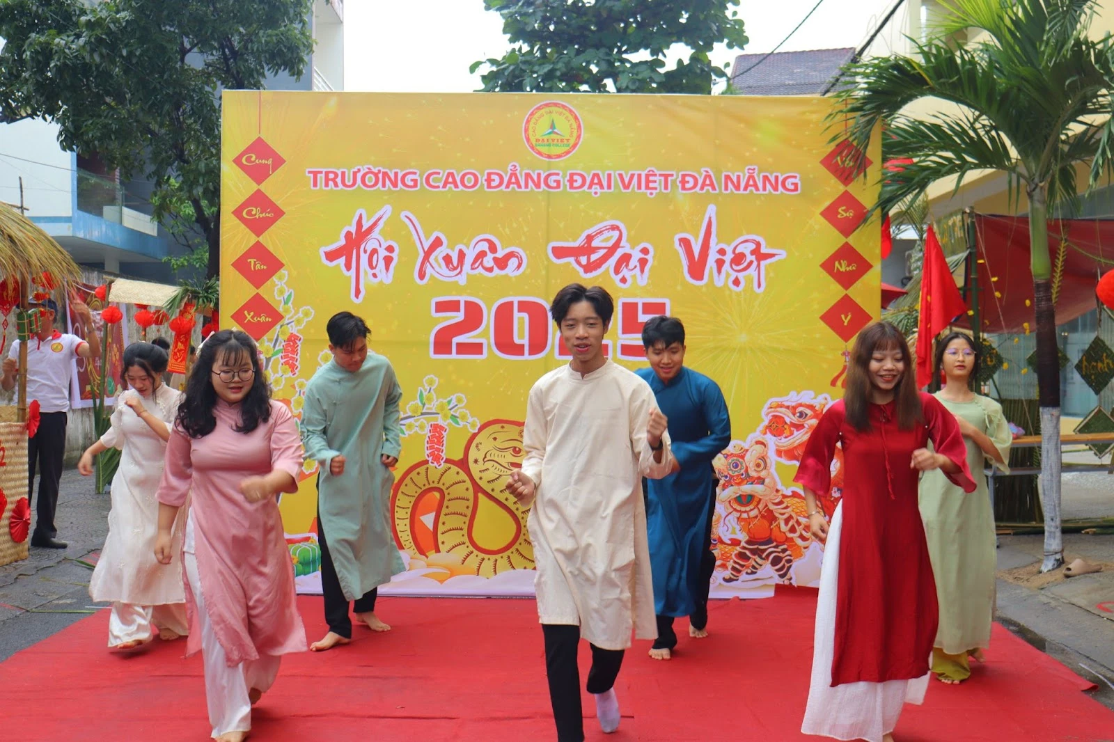 Hội Xuân Đại Việt 2025 – Tái Hiện Tết Xưa tại Trường Cao Đẳng Đại Việt Đà Nẵng