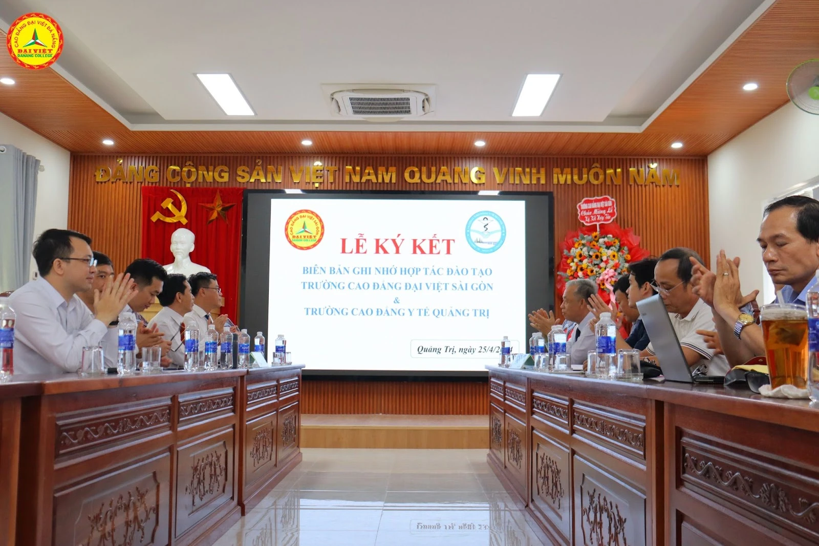 Hợp tác phát triển nguồn nhân lực y tế miền Trung – Trường Cao Đẳng Đại Việt Đà Nẵng & Trung Tâm Tuyển Sinh Truyền Thông