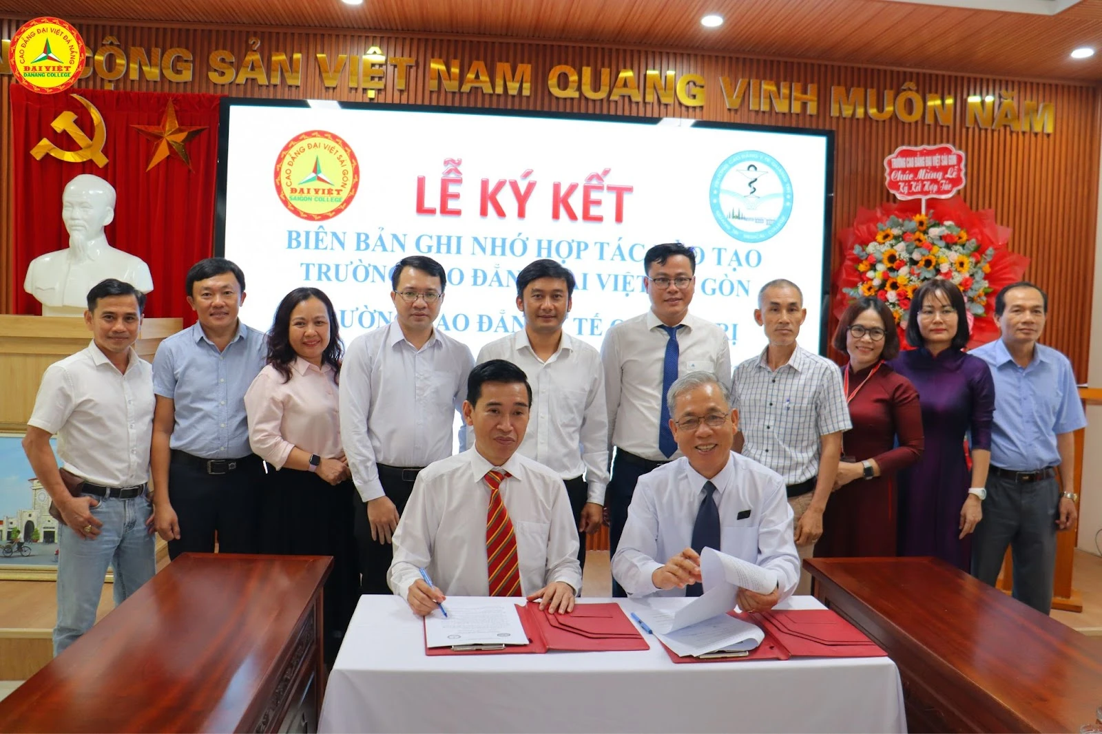 Hợp tác phát triển nguồn nhân lực y tế miền Trung – Trường Cao Đẳng Đại Việt Đà Nẵng & Trung Tâm Tuyển Sinh Truyền Thông