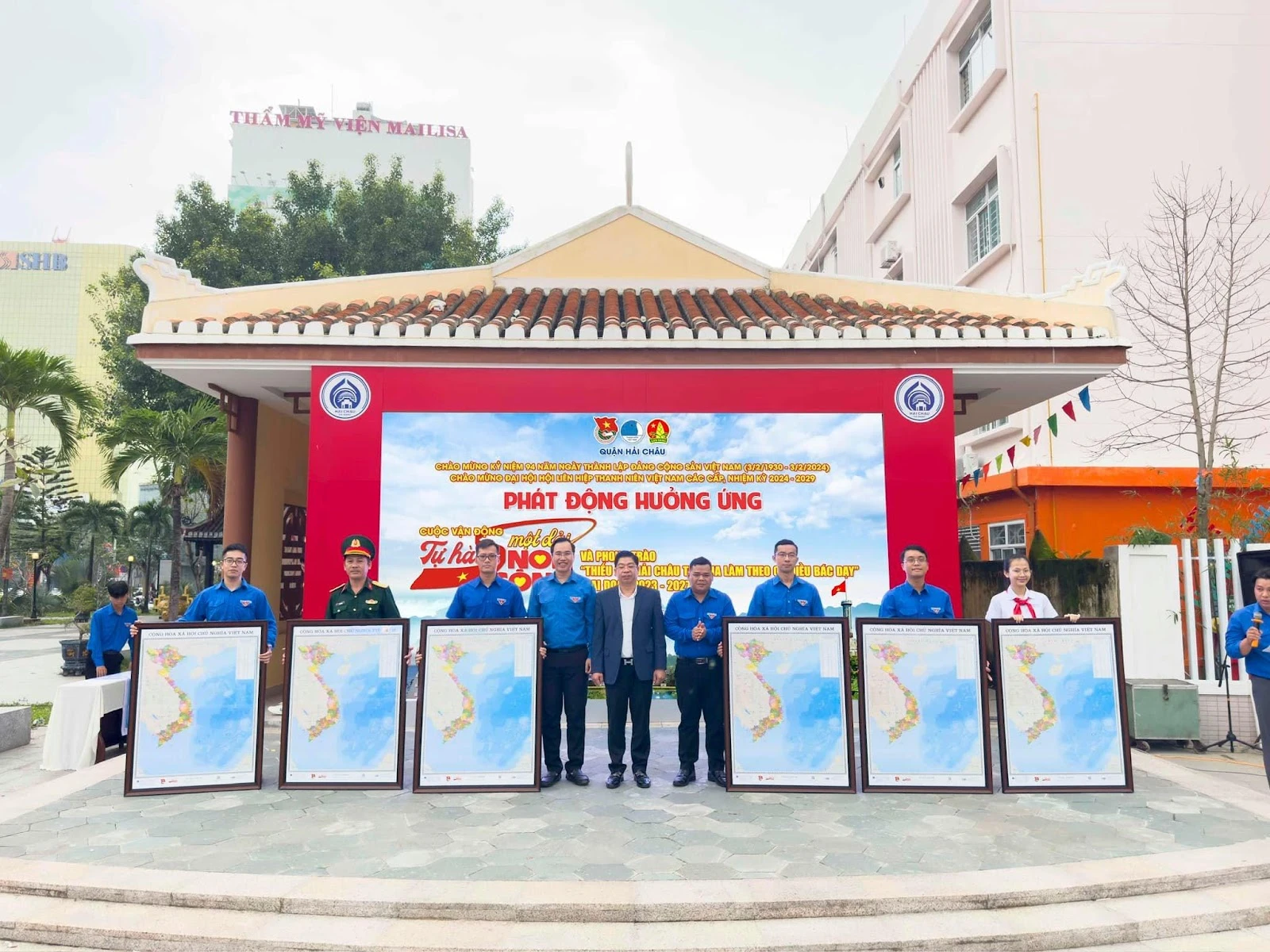 Hưởng Ứng Cuộc Vận Động “Tự Hào Một Dải Non Sông” – Hoạt Động Sinh Viên Trường Cao Đẳng Đại Việt Đà Nẵng